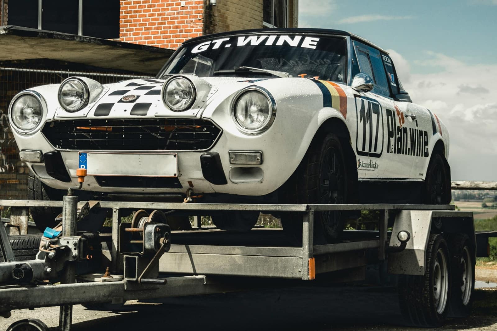 A propos Grâce à un camion plateau adapté et à une prise en charge professionnelle, votre véhicule est chargé, transporté et déchargé sans risque pour la carrosserie ou la mécanique. Transporter votre véhicule. A propos Avec AutoArriba, achetez votre véhicule en toute confiance. Acheter Vendre Transporter A propos Vendre votre véhicule n’a jamais été aussi simple : AutoArriba vous garantit rapidité, sécurité et accompagnement sur mesure. Acheter Vendre Transporter Contact AutoArriba, le coach automobile à votre écoute